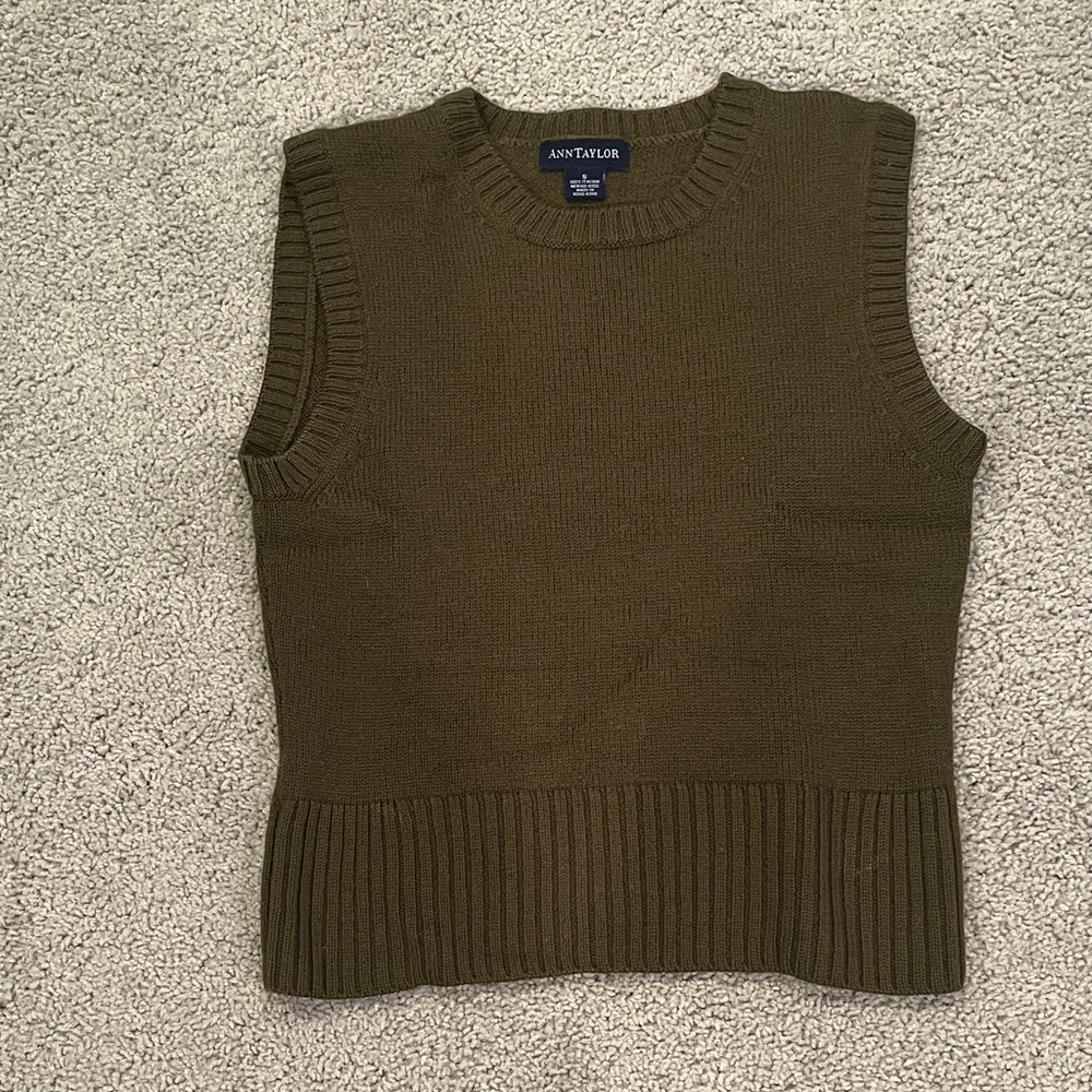 Ann Taylor Olive Green Sleeveless Knit Sweater